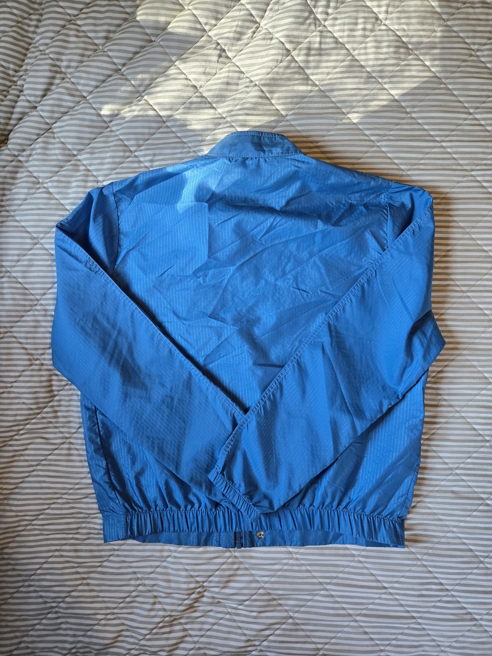 Light Blue 90s Style Sport Windbreaker Jacket - Picture 5 of 5